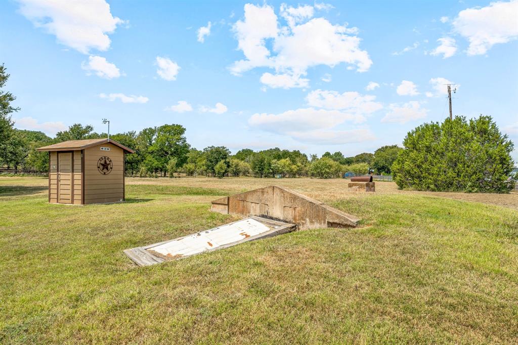 15061 Highway 6 Property Photo 36