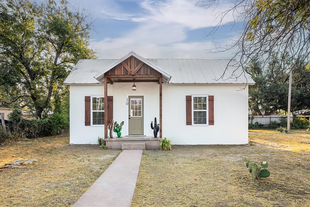 10 Forest Street Property Photo 1