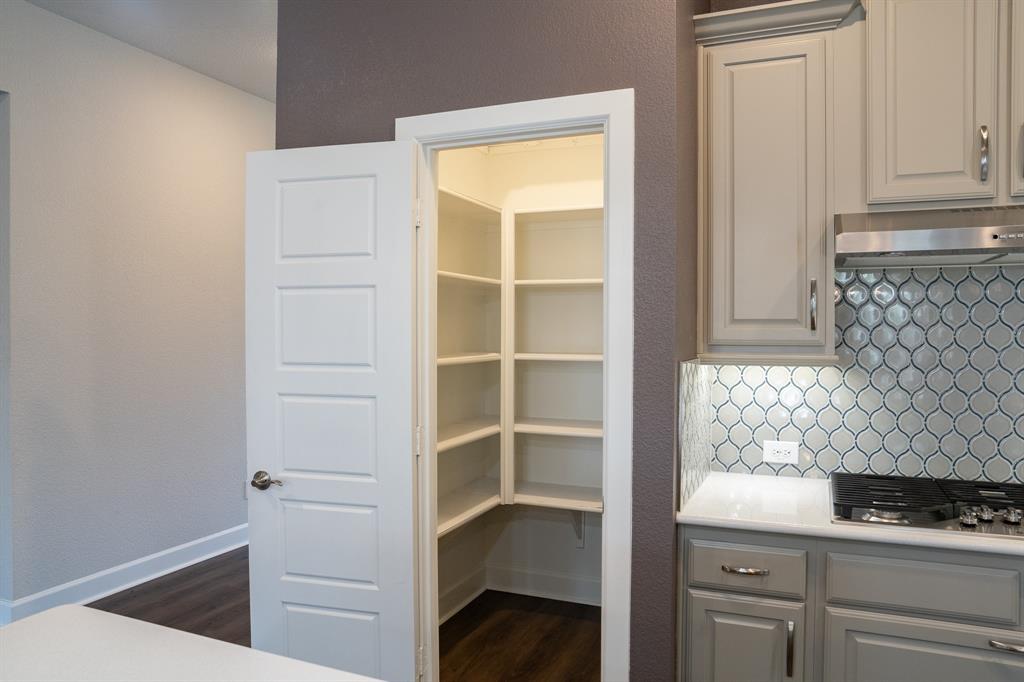 2441 Lazy Dog Lane Property Photo 8