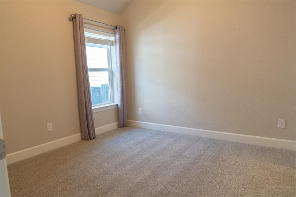 2441 Lazy Dog Lane Property Photo 12