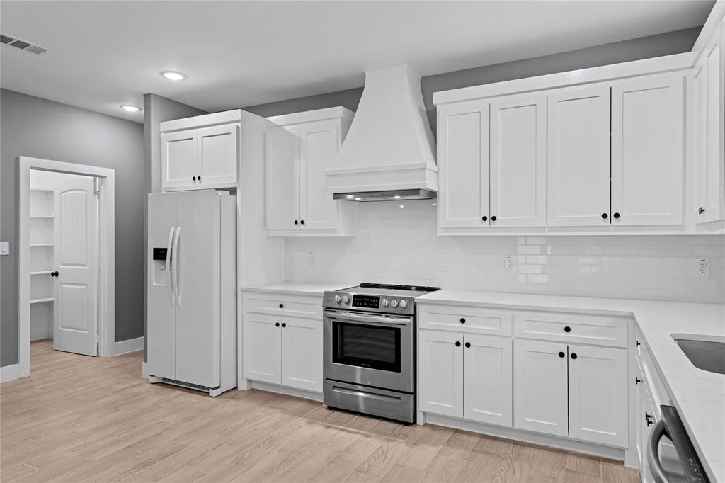 505 Sheffield Street Property Photo 11