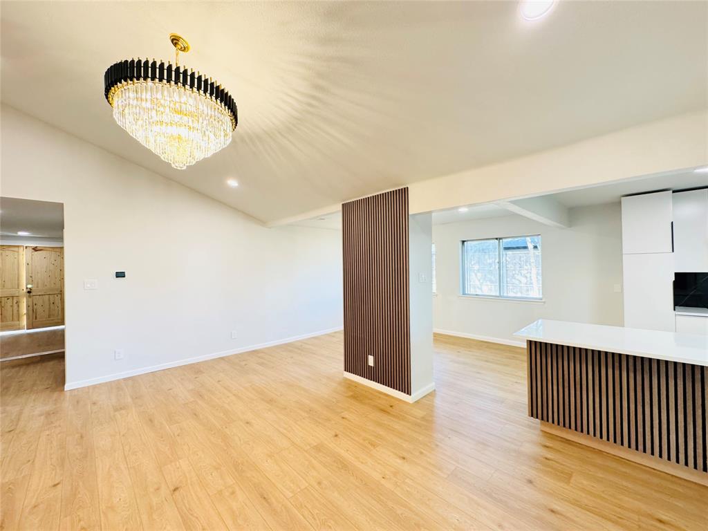 21 Grant Circle Property Photo 4