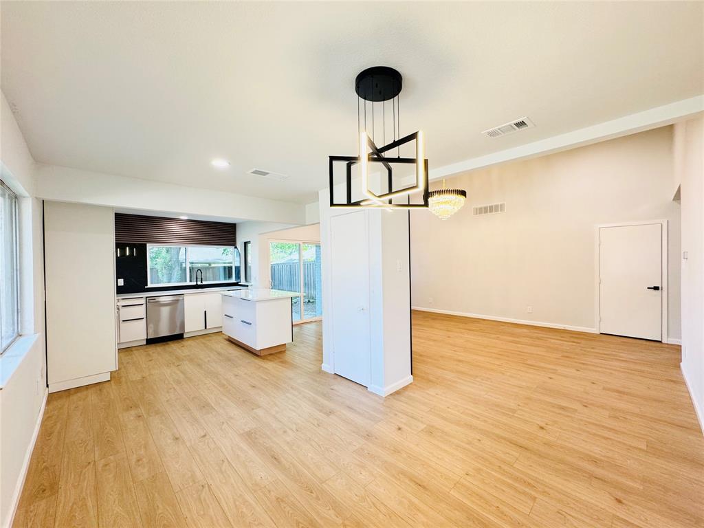 21 Grant Circle Property Photo 12