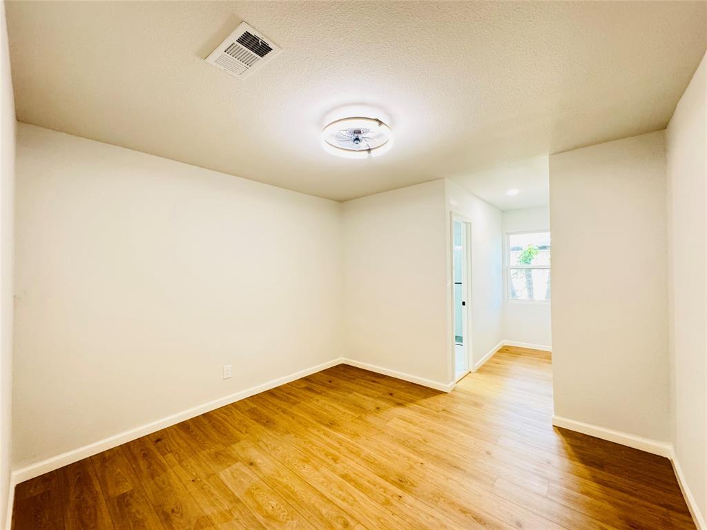 21 Grant Circle Property Photo 16