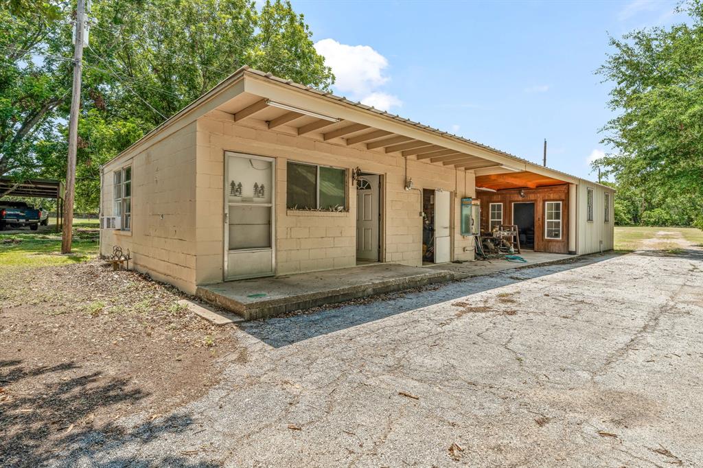 14330 S Highway 281 Property Photo 25