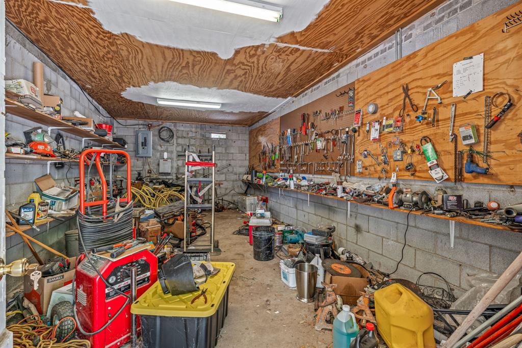 14330 S Highway 281 Property Photo 27