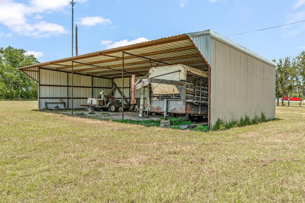 14330 S Highway 281 Property Photo 31