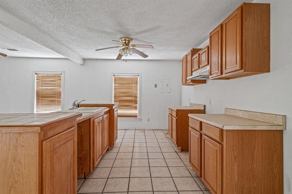 14330 S Highway 281 Property Photo 38