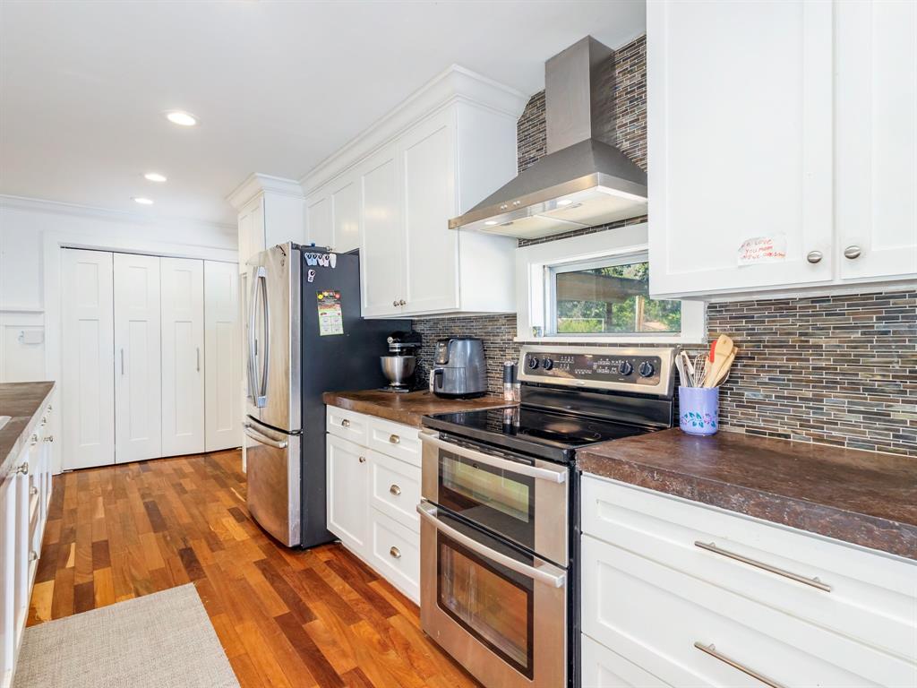 1909 8th Street Property Photo 4