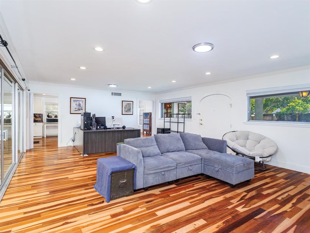 1909 8th Street Property Photo 7
