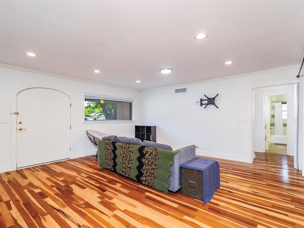 1909 8th Street Property Photo 9