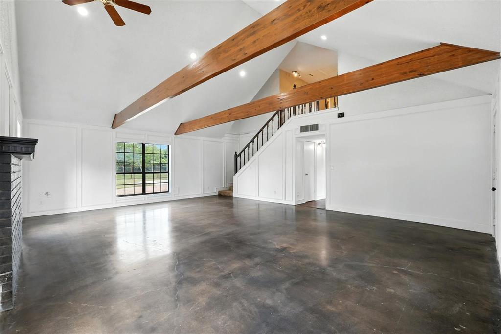 305 Amoret Circle Property Photo 8