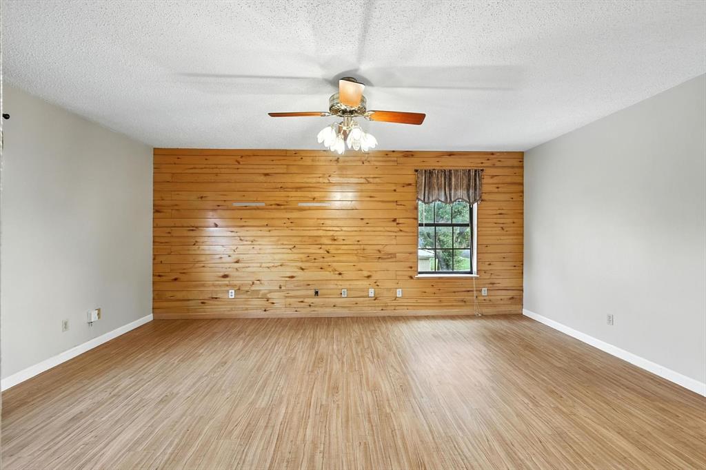 305 Amoret Circle Property Photo 21