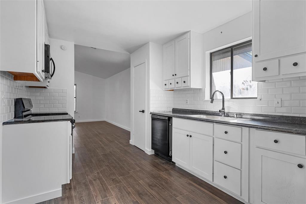3106 Sungate Drive Property Photo 13