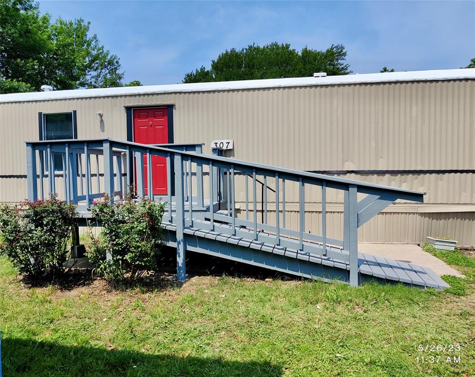 307 Jones Circle Property Photo 1