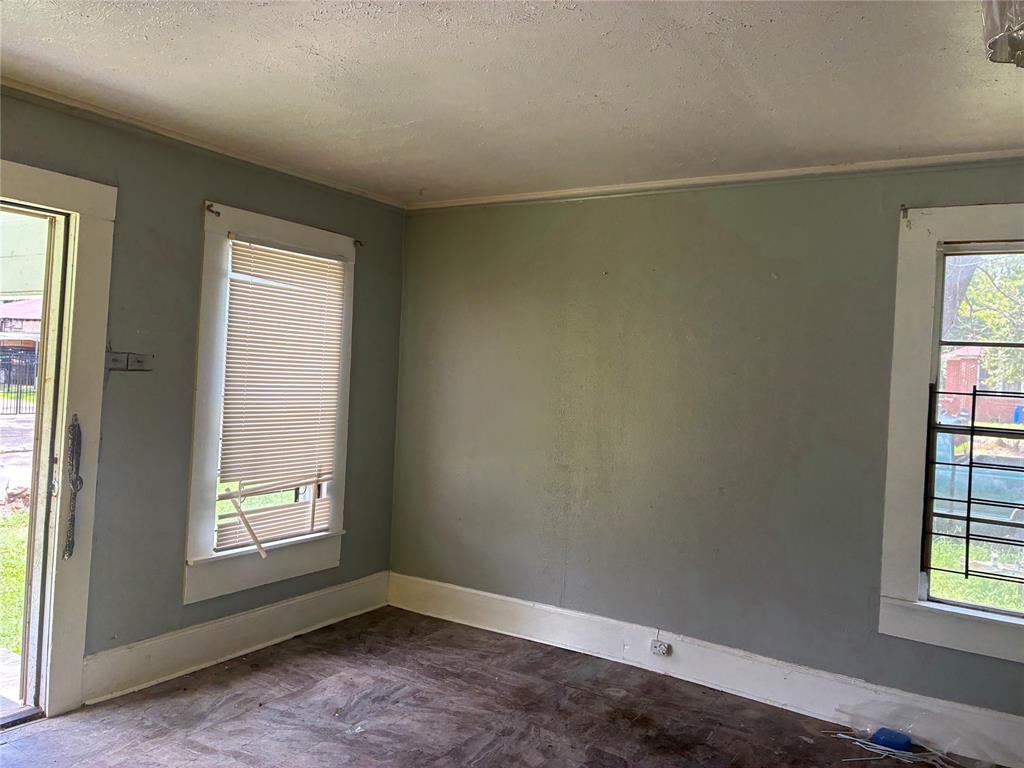 2712 Ashton Street Property Photo 3