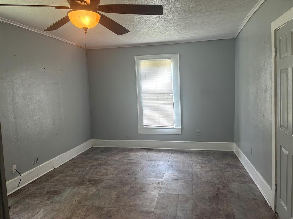 2712 Ashton Street Property Photo 5