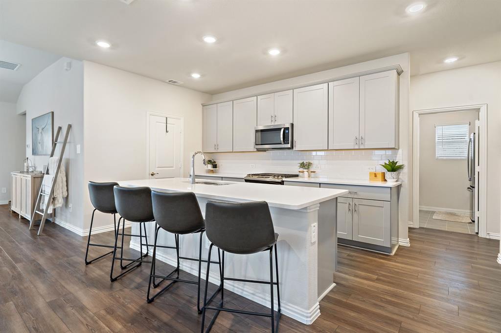 2232 Sun Star Drive Property Photo 5