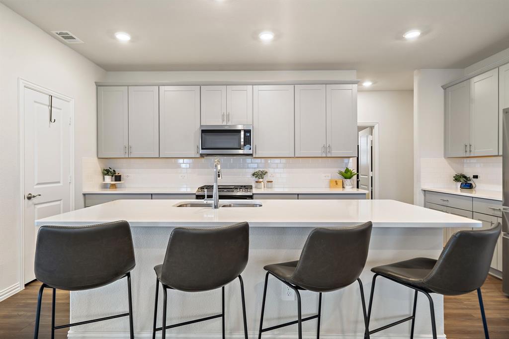 2232 Sun Star Drive Property Photo 6