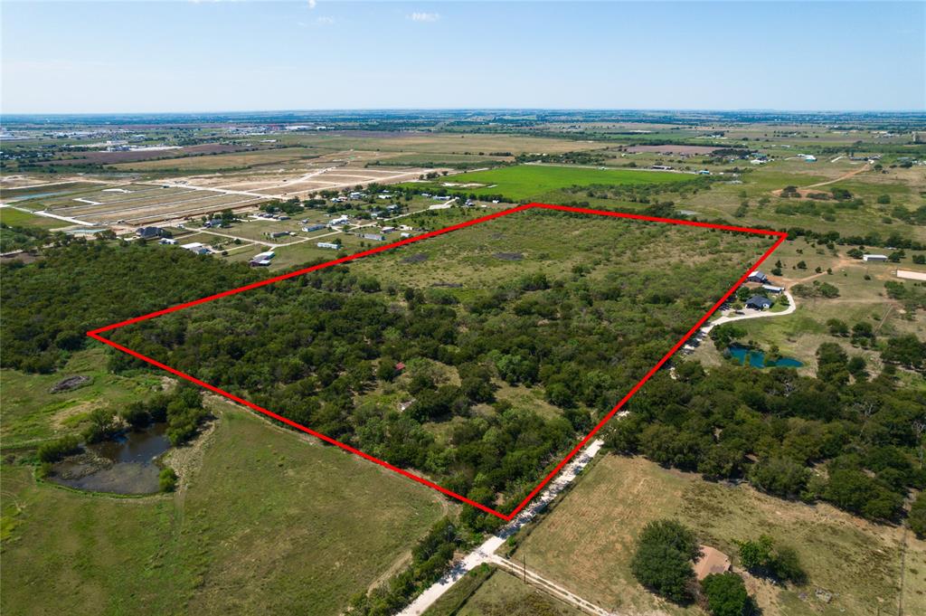 2027 Don Lee Road Property Photo 1