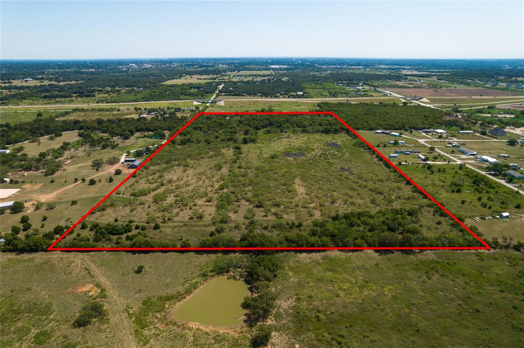 2027 Don Lee Road Property Photo 4