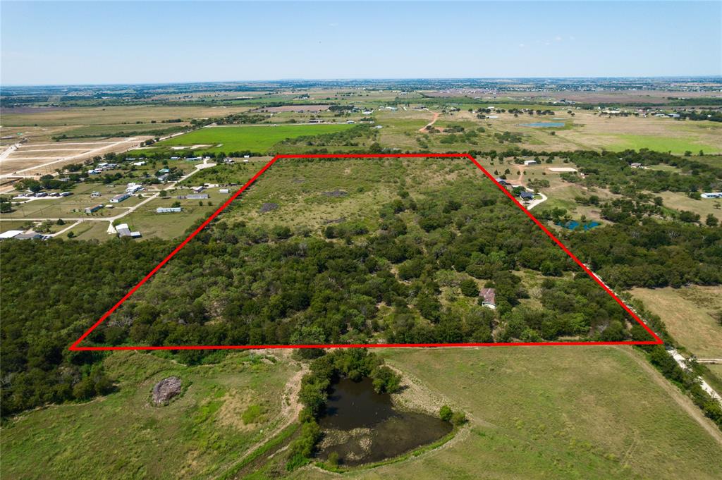 2027 Don Lee Road Property Photo 8