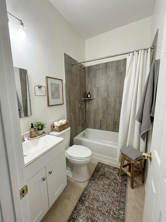 4947 E Side Avenue Property Photo 5