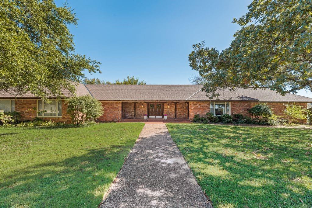 901 Spears Street Property Photo 1