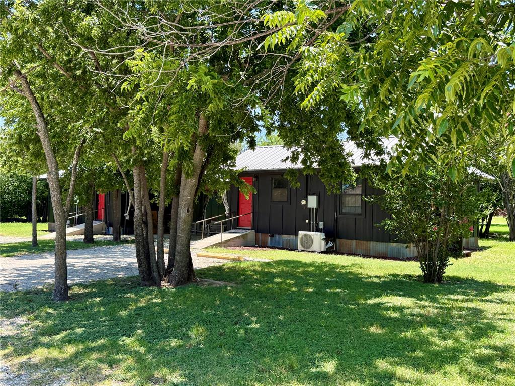 708 Avenue A Property Photo 2