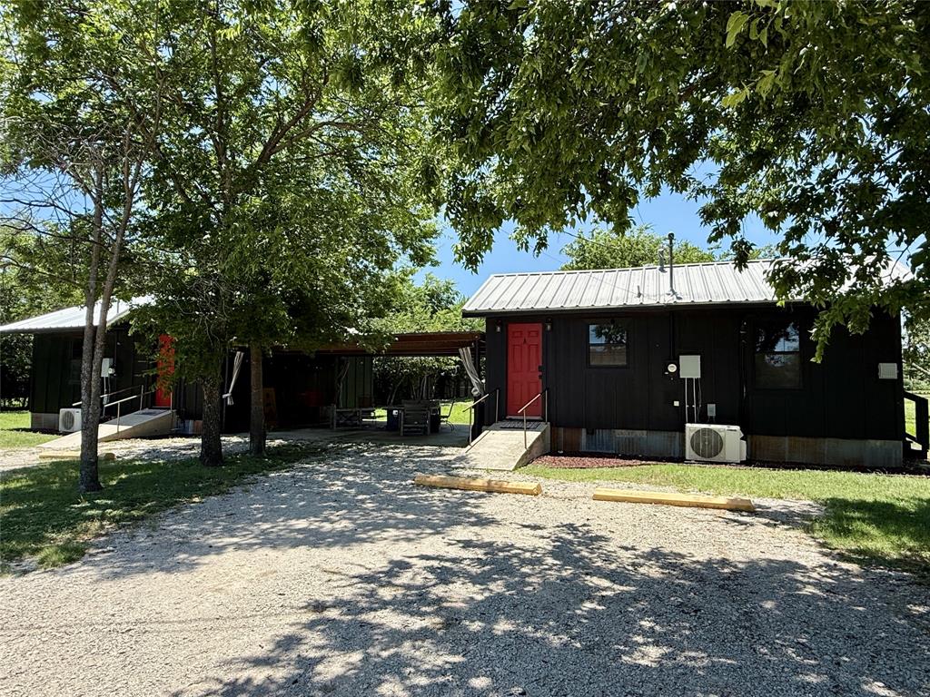 708 Avenue A Property Photo 3