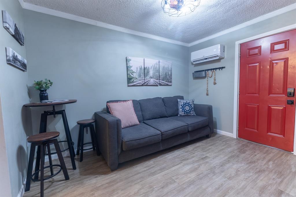 708 Avenue A Property Photo 11