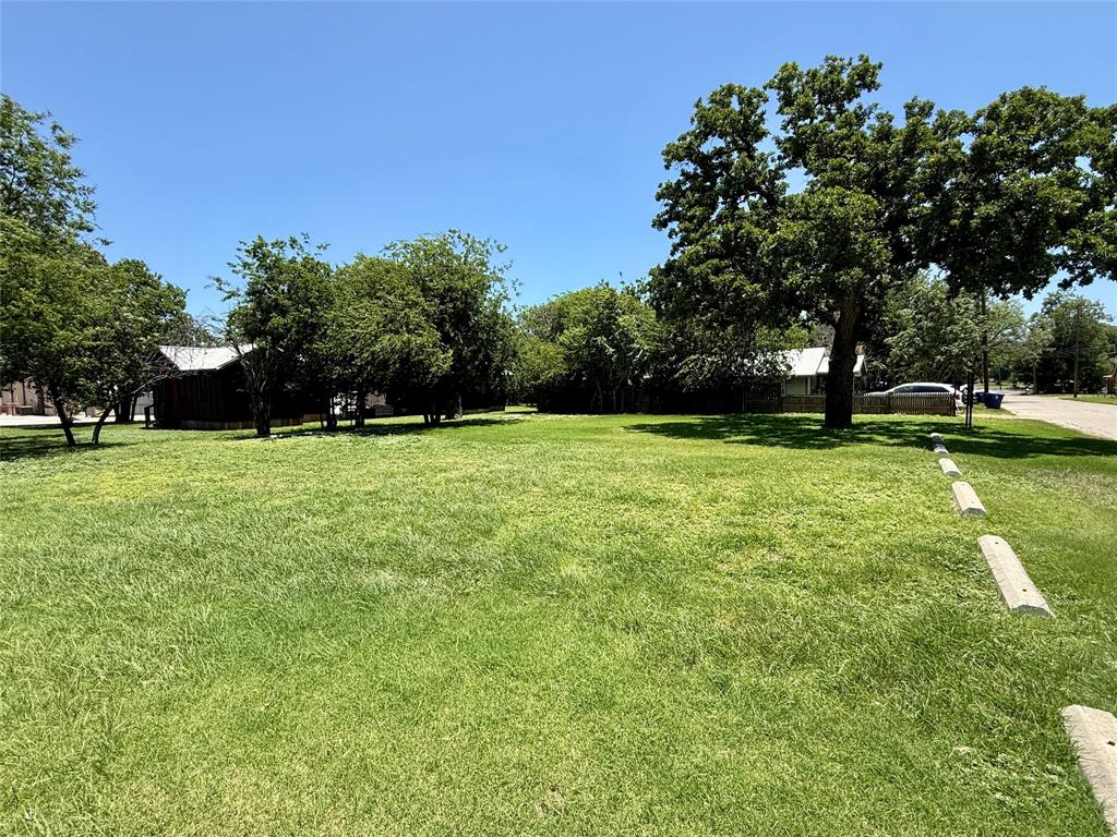 708 Avenue A Property Photo 13