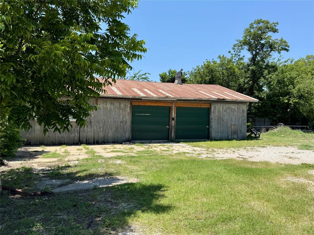 708 Avenue A Property Photo 16