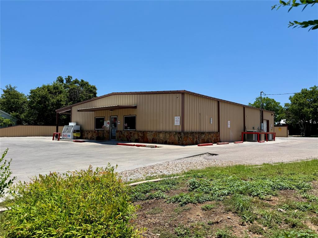 1001 A Vine Property Photo 1
