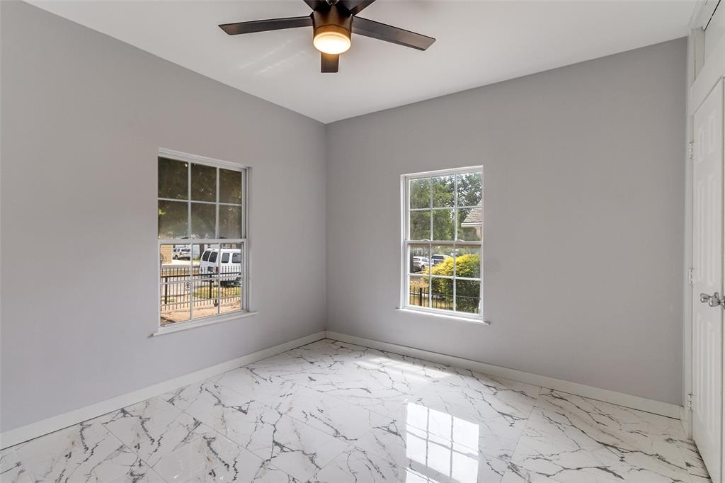 729 S Waverly Drive Property Photo 6