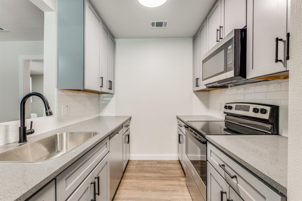 5909 Gaston Avenue 202 Property Photo 1