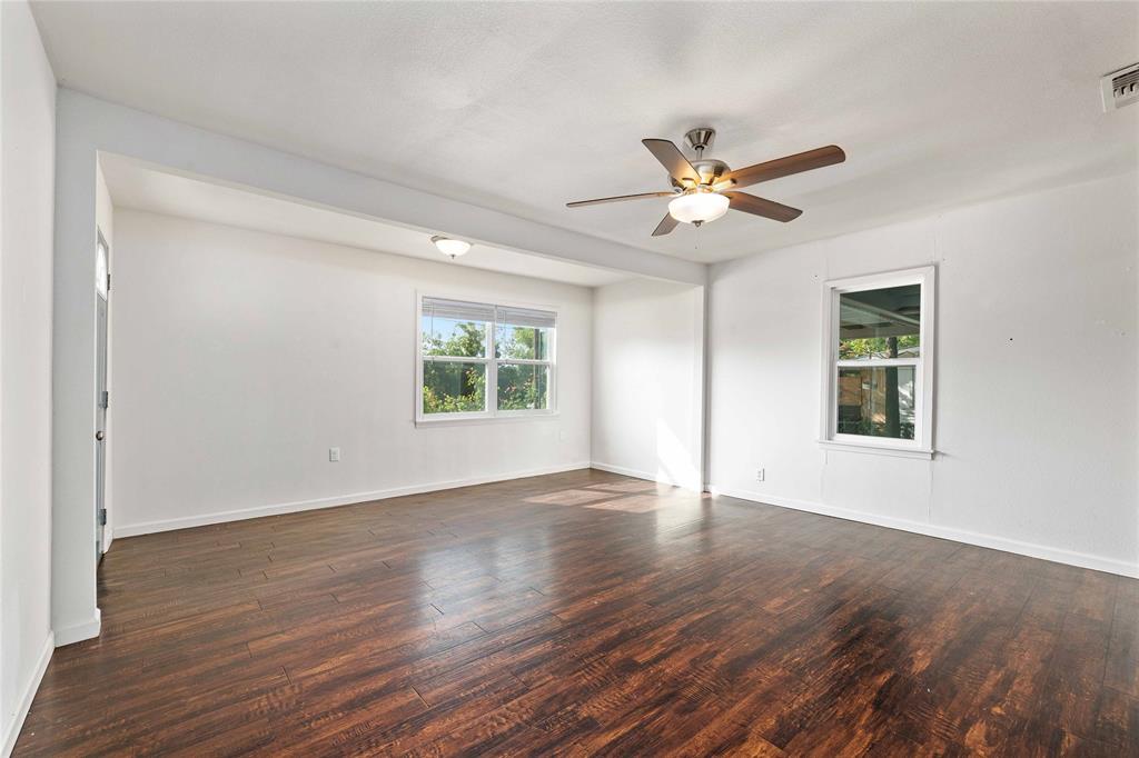 204 Northline Drive Property Photo 3