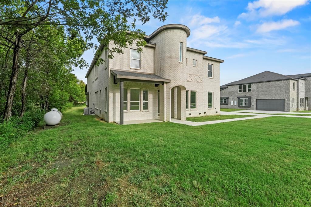 604 Peggs Street Property Photo 3