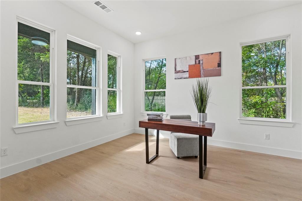 604 Peggs Street Property Photo 5