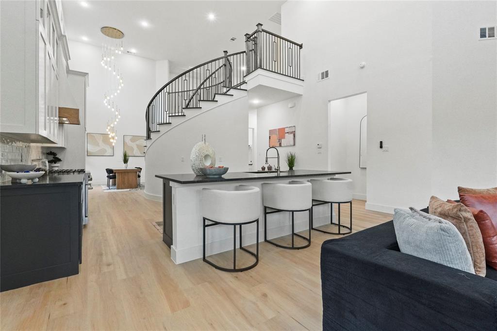 604 Peggs Street Property Photo 9