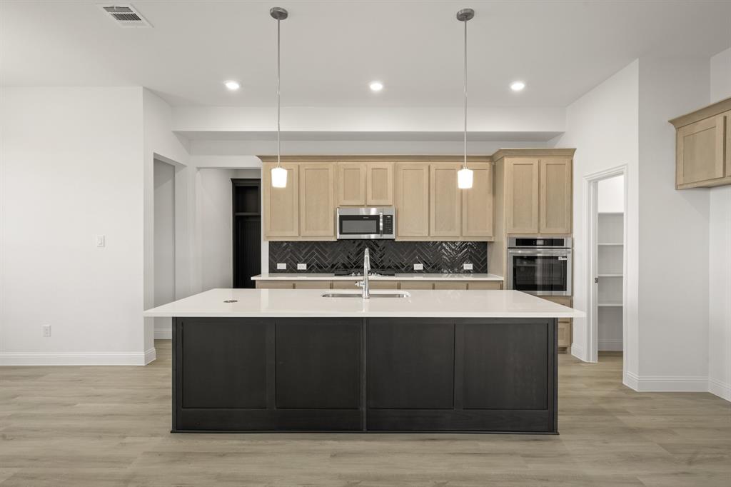 4357 Noble Lane Property Photo 9