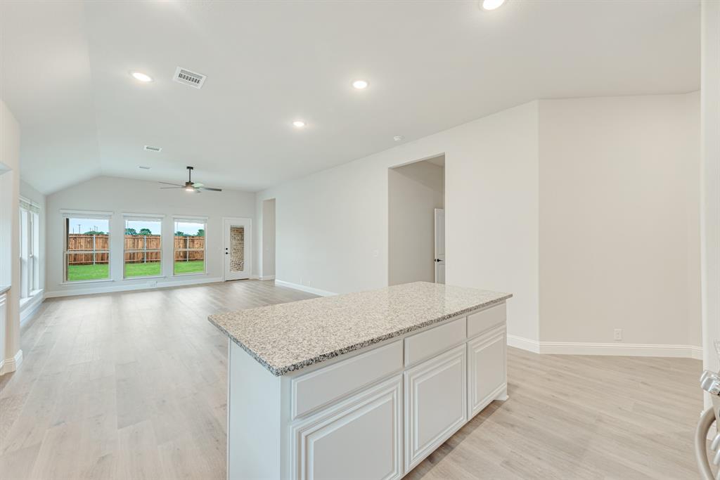 221 Sweetwater Drive Property Photo 10