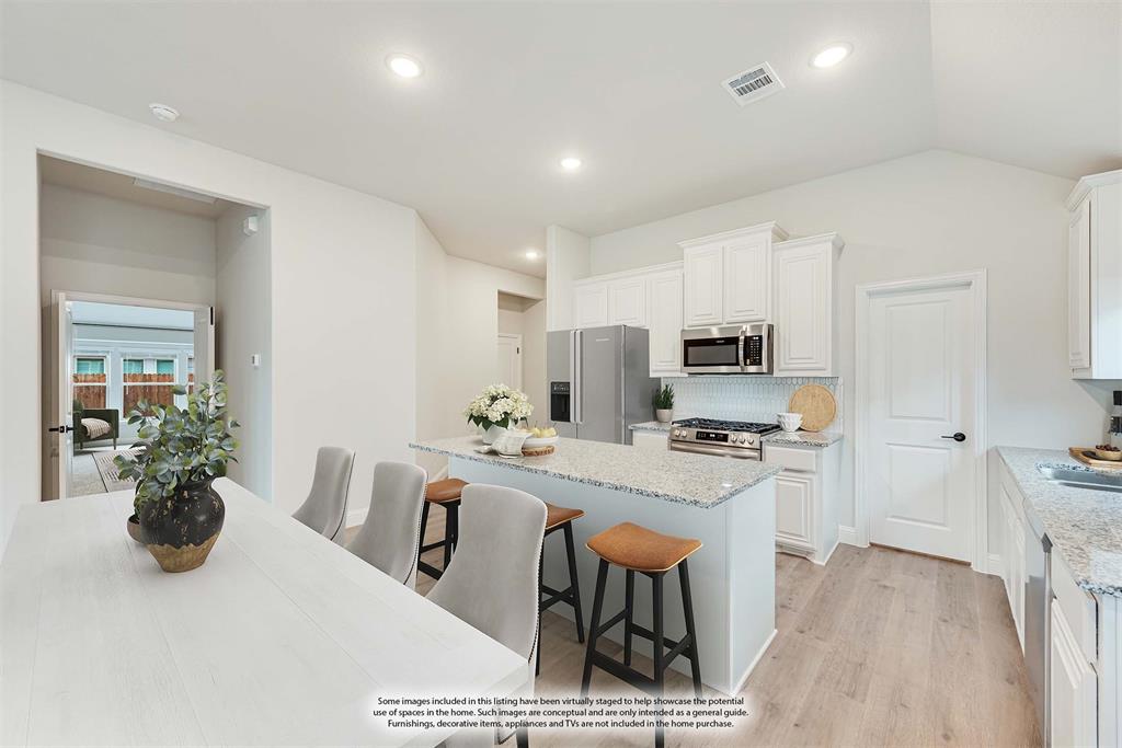 221 Sweetwater Drive Property Photo 12