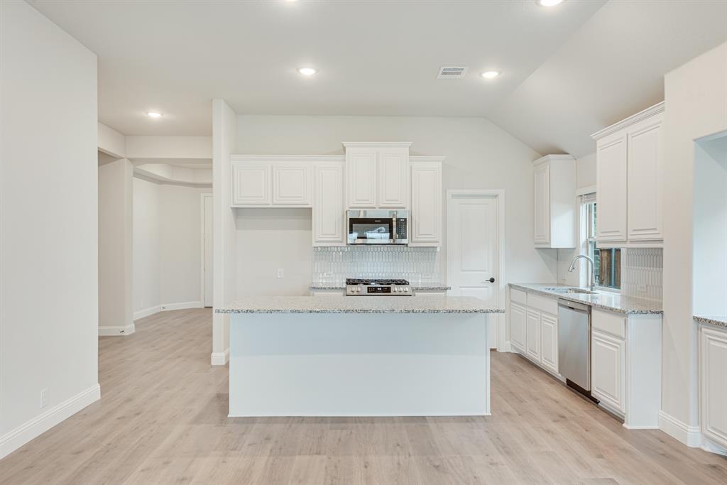 221 Sweetwater Drive Property Photo 13