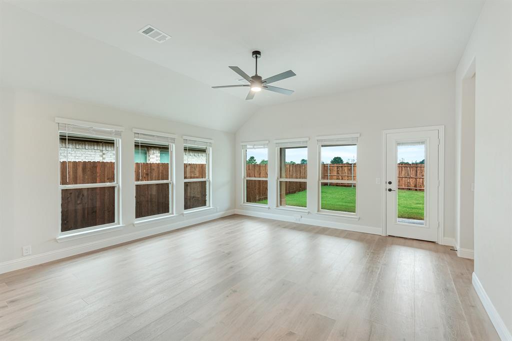 221 Sweetwater Drive Property Photo 16