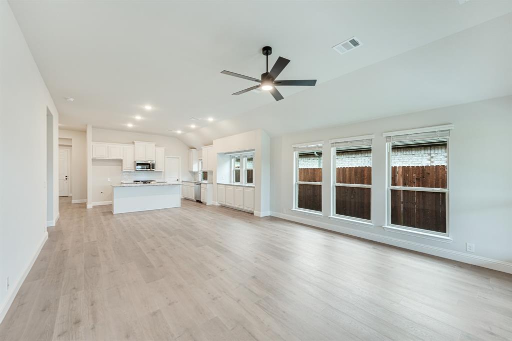 221 Sweetwater Drive Property Photo 17