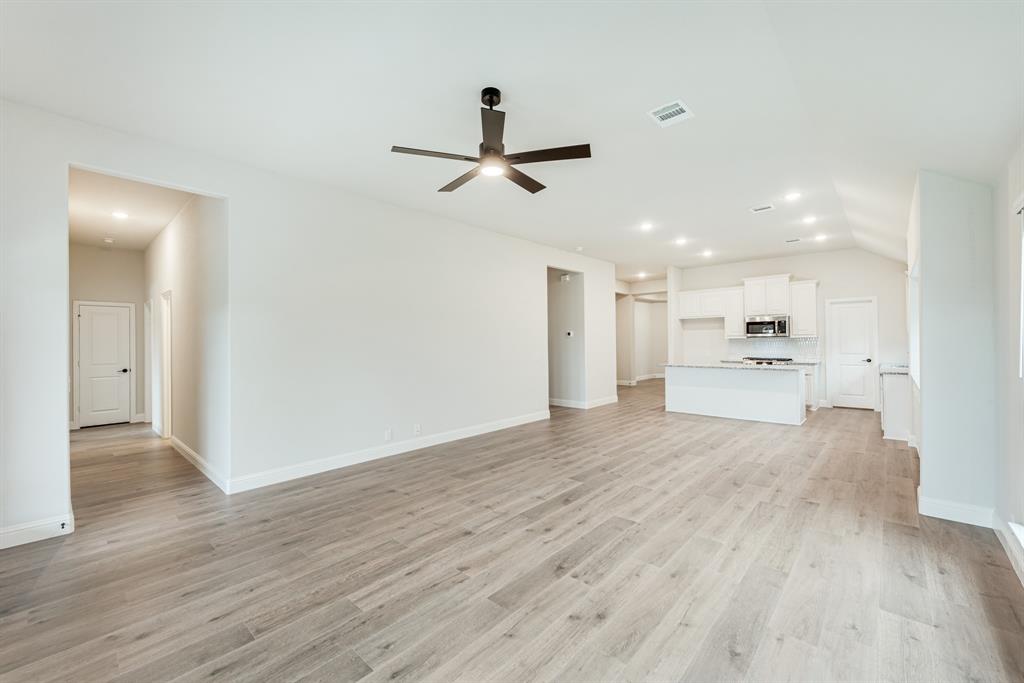 221 Sweetwater Drive Property Photo 19