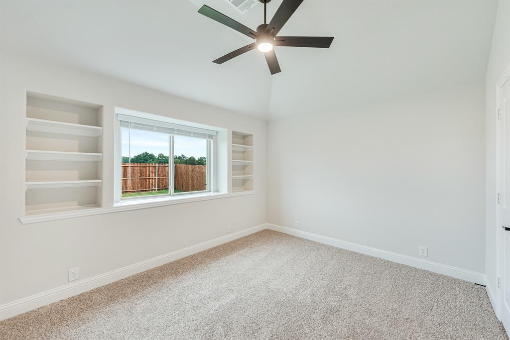 221 Sweetwater Drive Property Photo 29