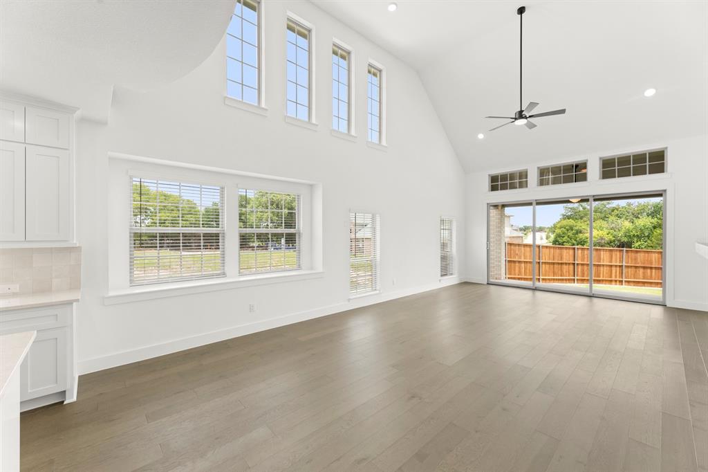 12814 Meadow Glen Property Photo 10