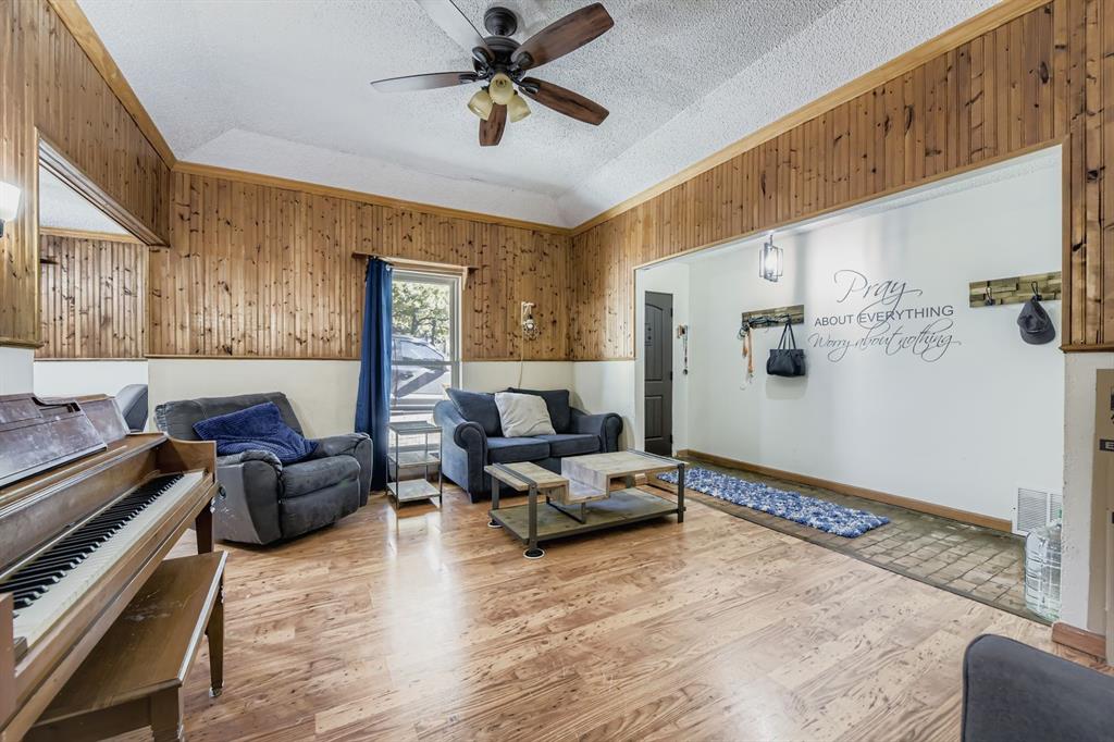 3415 Yellowstone Drive Property Photo 4